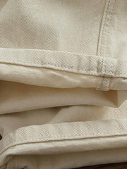 ワークパンツの多ポケットデザインとウエストゴムディテール