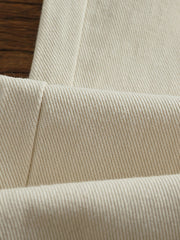 ワークパンツの多ポケットデザインとウエストゴムディテール