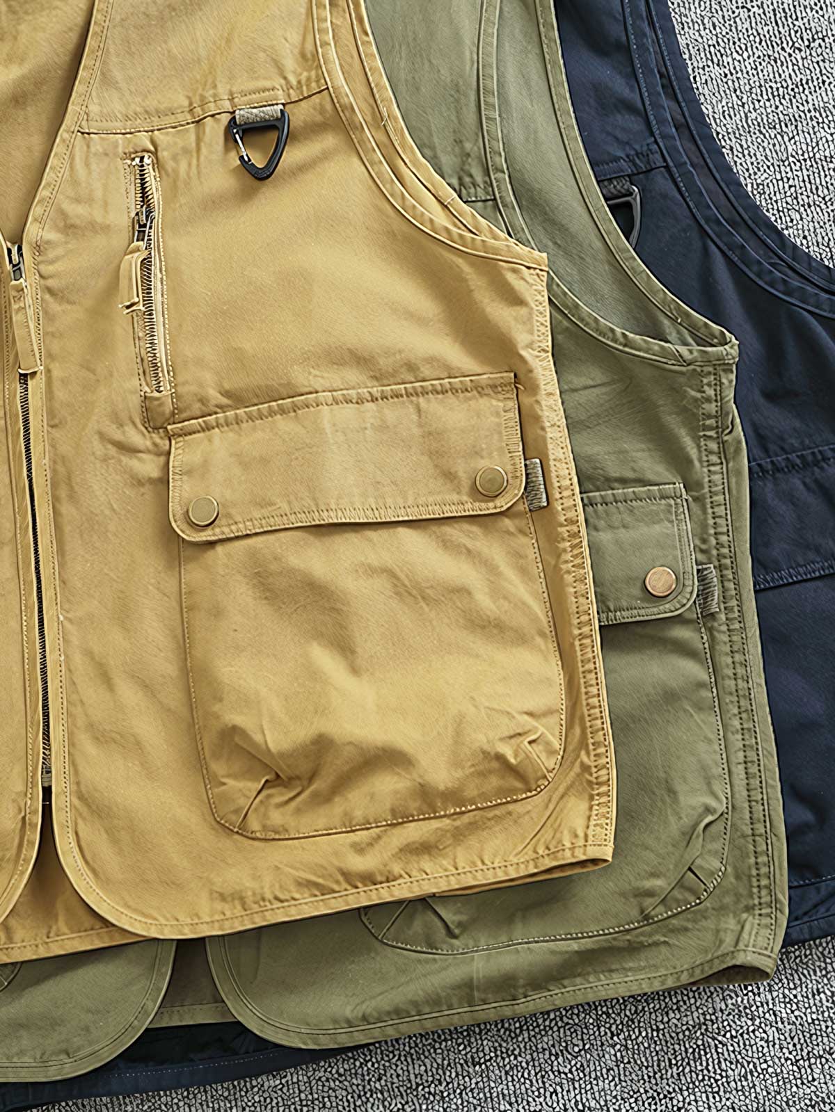 ワークベストのポケットディテール展示