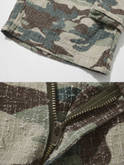 七分丈パンツのディテールショット、磨耗感とポケットデザインを示す。