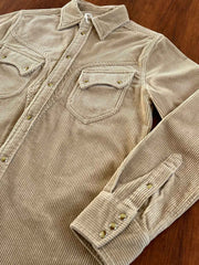 製品画像:アメリカンヴィンテージウエスタン風カウボーイコーデュロイ長袖シャツの正面画像
詳細画像:胸元のロングホーンデザインと袖口の縫製ディテール特写