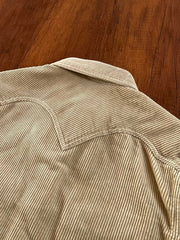 製品画像:アメリカンヴィンテージウエスタン風カウボーイコーデュロイ長袖シャツの正面画像
詳細画像:胸元のロングホーンデザインと袖口の縫製ディテール特写