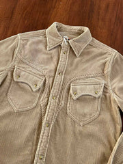 製品画像:アメリカンヴィンテージウエスタン風カウボーイコーデュロイ長袖シャツの正面画像
詳細画像:胸元のロングホーンデザインと袖口の縫製ディテール特写