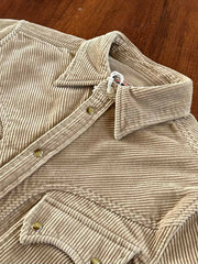 製品画像:アメリカンヴィンテージウエスタン風カウボーイコーデュロイ長袖シャツの正面画像
詳細画像:胸元のロングホーンデザインと袖口の縫製ディテール特写