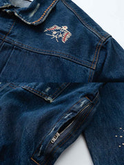 製品画像: ヴィンテージインディアンサンダーバード刺繍デニムジャケットの全体画像
詳細画像: インディアンサンダーバード刺繍ディテールとウォッシュ加工された立体的なカットの詳細画像