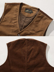 ベストのスエード風素材とコーデュロイのディテール - 秋冬の立体感とファッション性