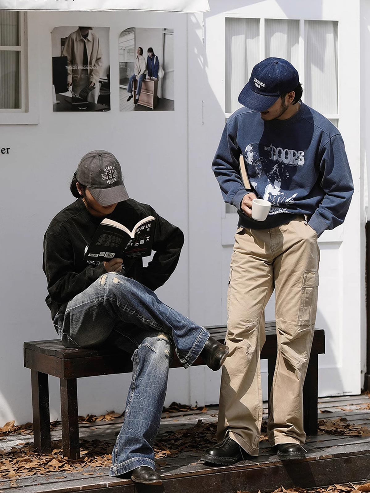 詳細画像: カットアウトデザインとプリントのディテールクローズアップ
モデル画像: サイケデリックロックスウェットシャツの着用例