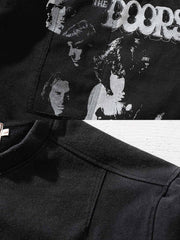 製品画像: ザ・ドアーズをテーマにしたヴィンテージウォッシュプリントスウェットシャツの正面画像
詳細画像: カットアウトデザインとプリントのディテールクローズアップ