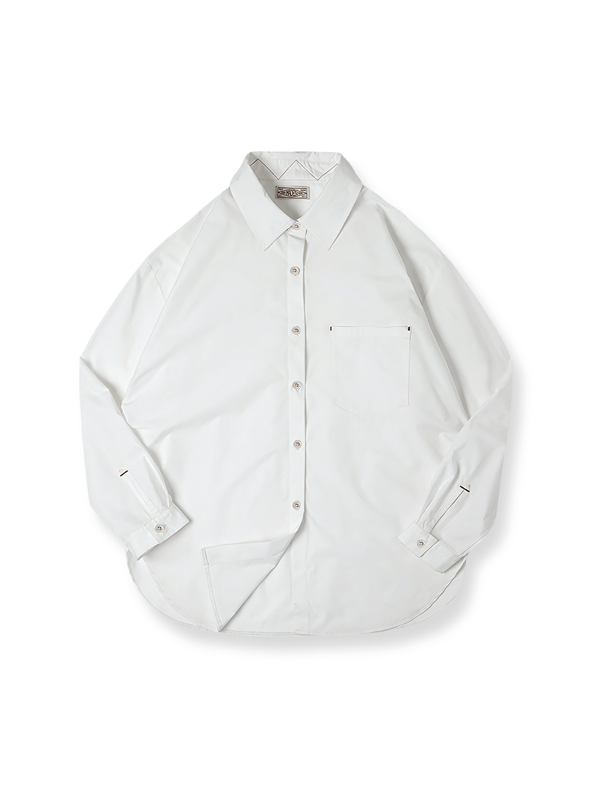 製品画像: アメリカンスタイルのベーシックなルーズフィットホワイトシャツの正面図