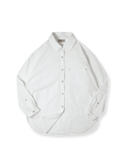 製品画像: アメリカンスタイルのベーシックなルーズフィットホワイトシャツの正面図