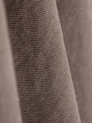 詳細画像:エプロンドレスのポケットと調節バックルの詳細