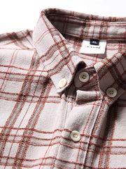 アーチヘムデザインとチェック柄のディテール