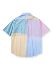 カラーブロック・ポイントカラー・シャツの全景を展示し、そのクラシックな魅力とディテールが強調されています。