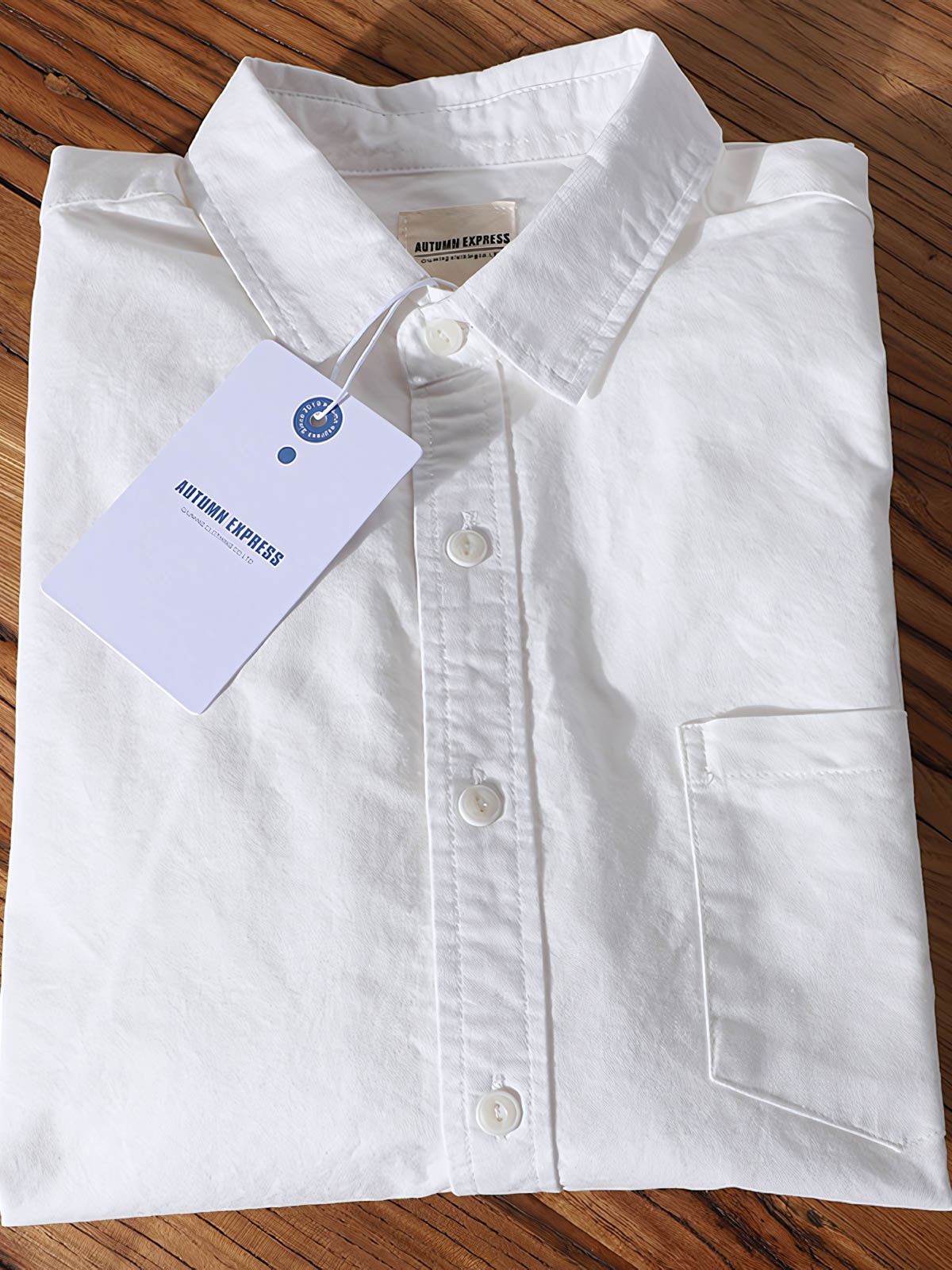 製品画像: クラシックホワイトオックスフォード長袖シャツ全体展示