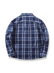 製品画像: アメカジヴィンテージ風の100%コットンフランネルチェックシャツ全体画像
詳細画像: クラシックな小襟デザインと対称的なフラップ付きボタンポケットのディテール画像