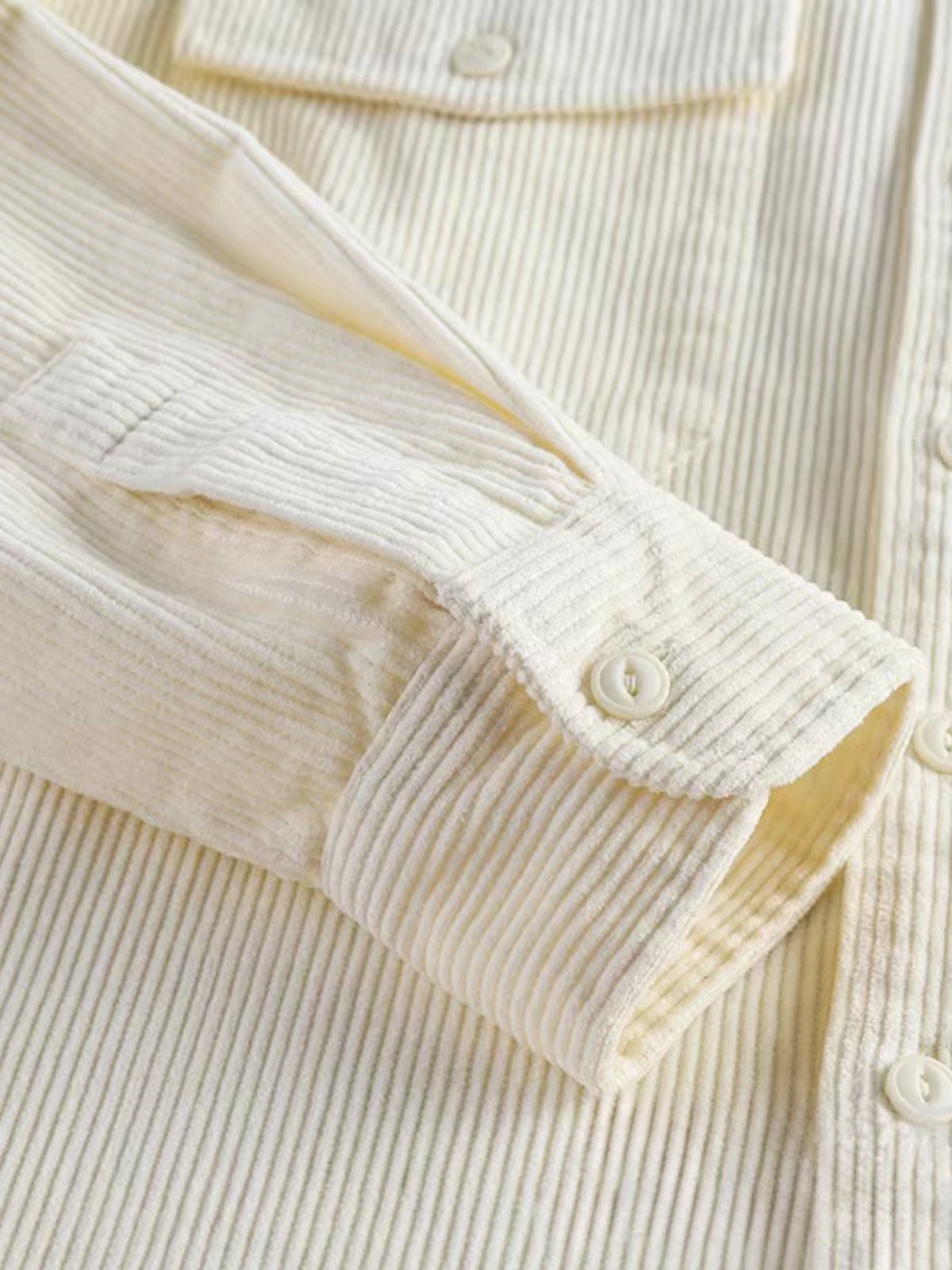 製品画像: アメリカンヴィンテージコーデュロイワークシャツジャケットの正面展示
詳細画像: ワークポケットとコーデュロイのディテール展示