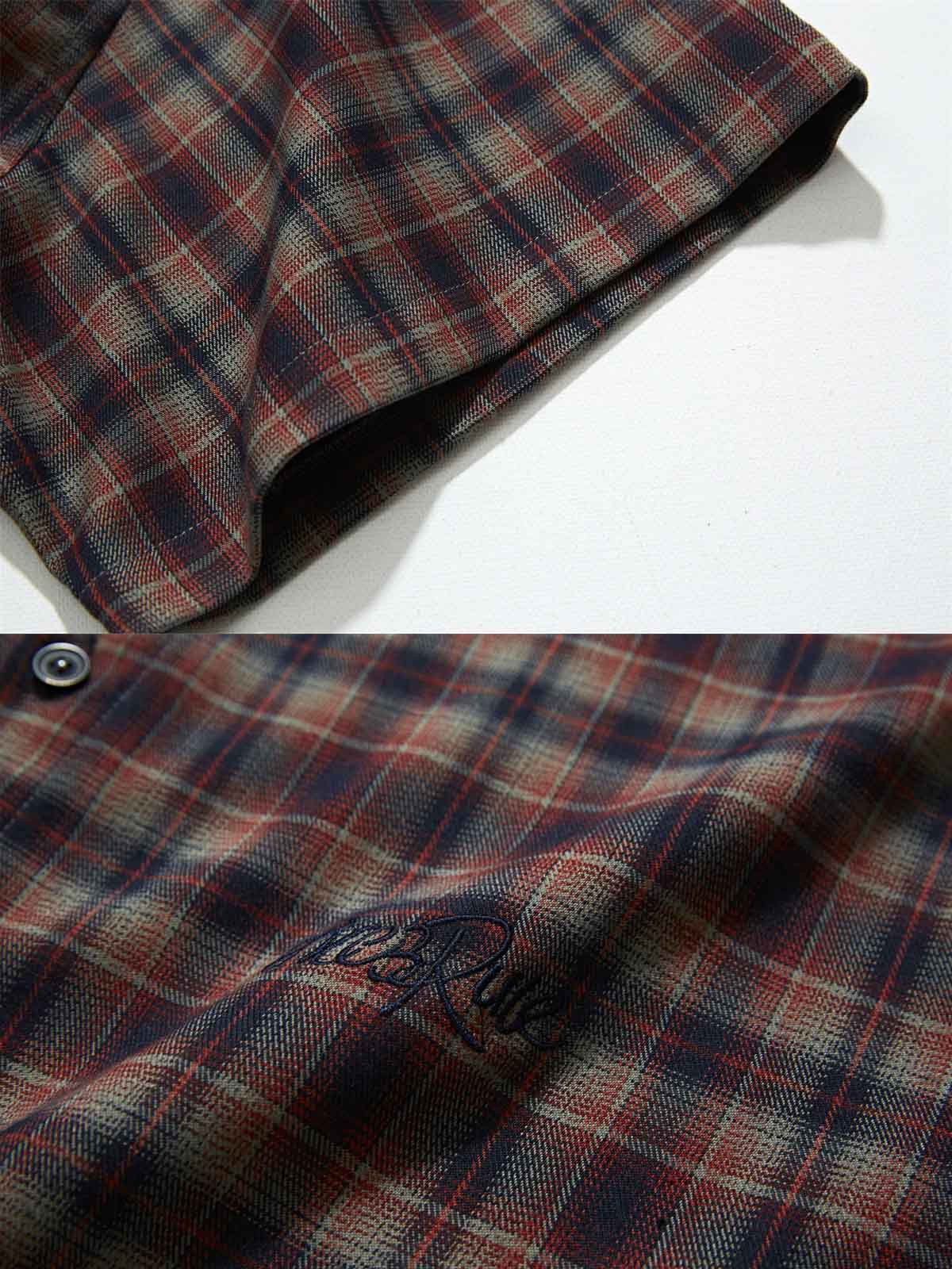 コーデュロイカラーとダブルポケットの詳細展示