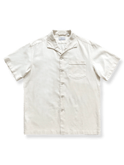 クリームホワイトのリネンハワイアンシャツ全体図