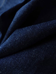 詳細画像: シャツのスナップボタンと胸ポケットの詳細特写