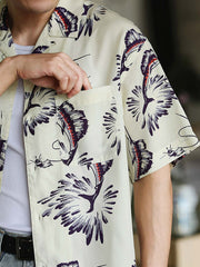 カジキプリントのハワイアン半袖シャツ、キューバンカラーとリラックスフィットでデザインされています。