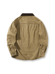 製品画像: ウォッシュ加工ヴィンテージシャツの正面全体展示、クラシックなデザインとヴィンテージ感を強調。
詳細画像: コントラストカラーの襟元ディテール、ウォッシュ加工による風合いのクローズアップ。