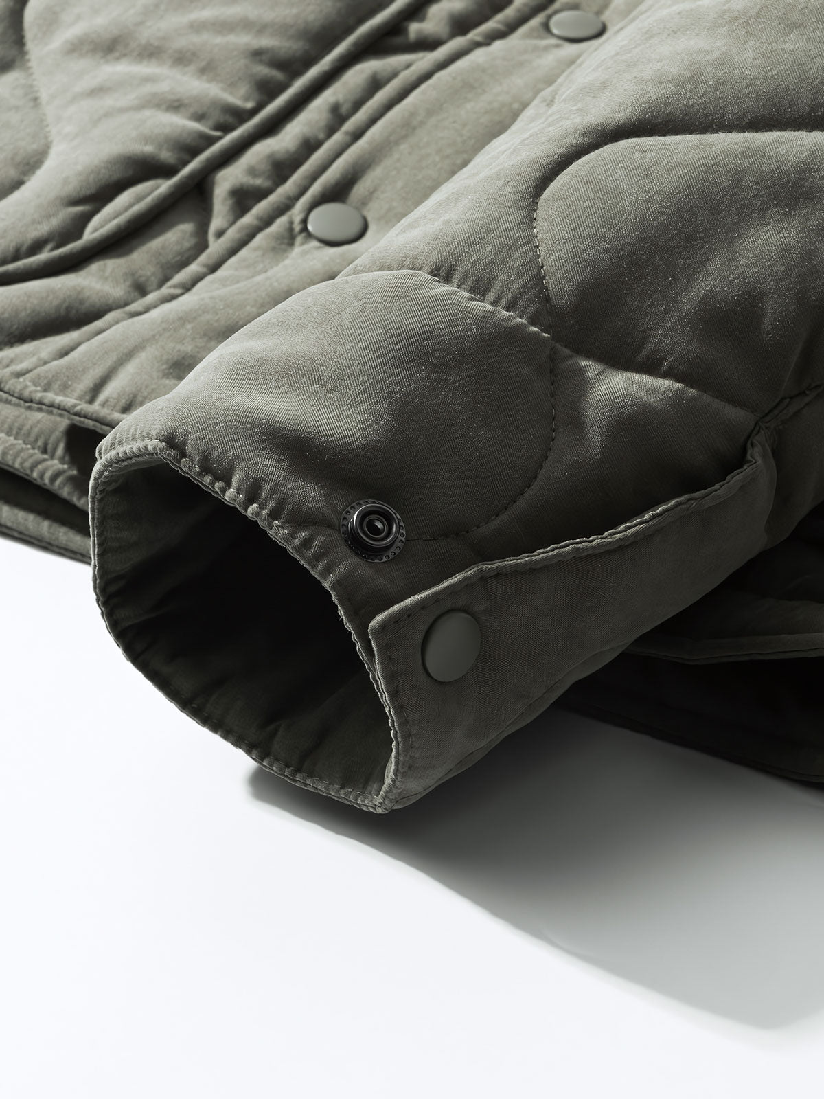 製品画像: ヴィンテージ風ひょうたん型キルティング中綿ジャケットのフロントビュー
詳細画像: ひょうたん型キルティング模様のディテール特写