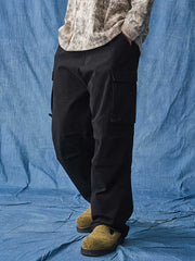 モデルが着用したヴィンテージウォッシュ多ポケットワークパンツ