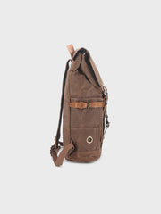 詳細画像: バッグのレザーと金具のディテールを示すクローズアップ画像