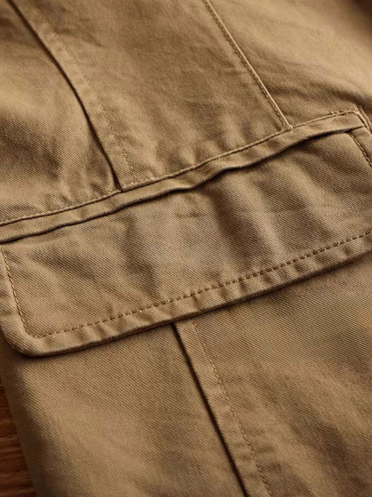 製品画像: アメリカンヴィンテージコットンジャケットの正面全体画像。
詳細画像: フィットシルエットとウォッシュ加工による自然な風合いのディテールクローズアップ。