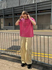 モデルが着用するシワ感ライトウェイト多ポケットジョガーワークパンツ