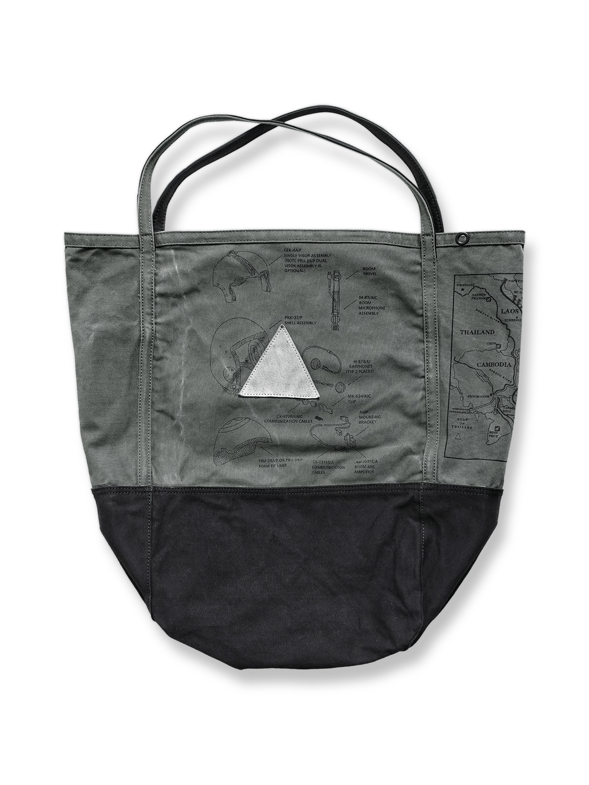 詳細画像: トートバッグのひまわり柄パッチワークとウォッシュ加工が施されたディテール画像。独特のデザインと素材のコンビネーションが特徴。
モデル画像: ひまわり柄キャンバストートバッグを使用したカジュアルコーディネート例。日常使いにも適した実用性の高いデザイン。