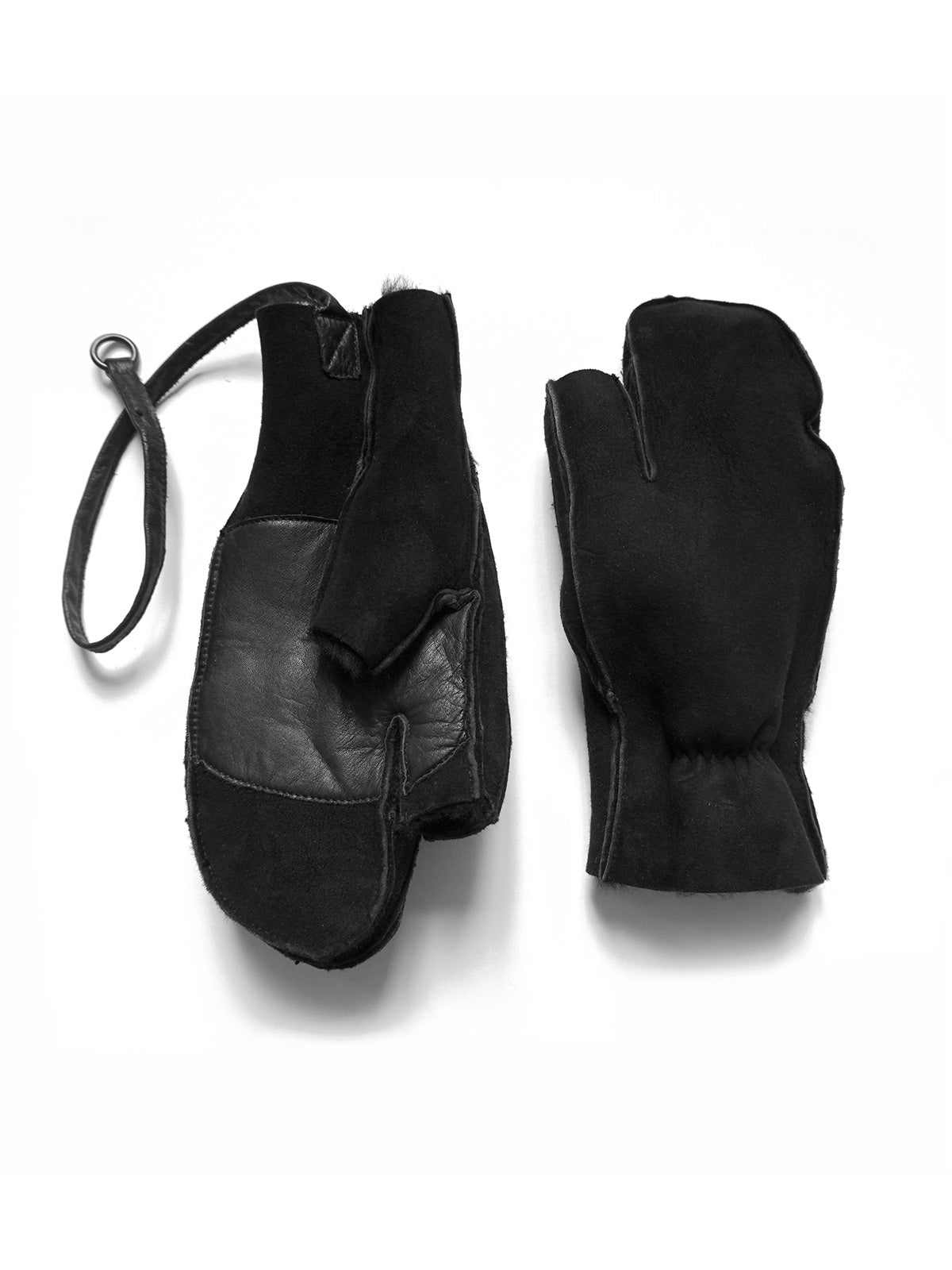 製品画像:シープスキン&ウール 防寒フィンガーレスグローブの正面画像。男女兼用、防寒性に優れたデザイン。
詳細画像:シープスキン素材とカーフレザー補強部分の詳細画像。