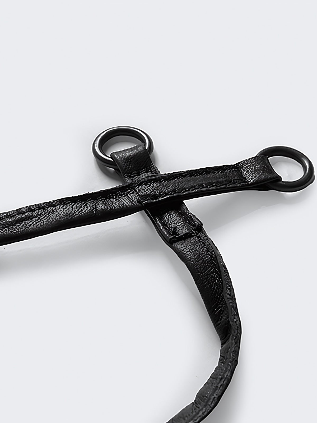 製品画像:シープスキン&ウール 防寒フィンガーレスグローブの正面画像。男女兼用、防寒性に優れたデザイン。
詳細画像:シープスキン素材とカーフレザー補強部分の詳細画像。