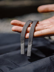 ショーツの多ポケットとドローコードエンドのディテール図