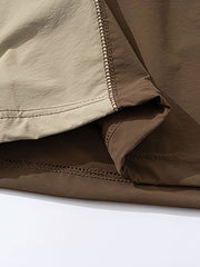 ポロシャツのジップスタンドカラーのディテール特写