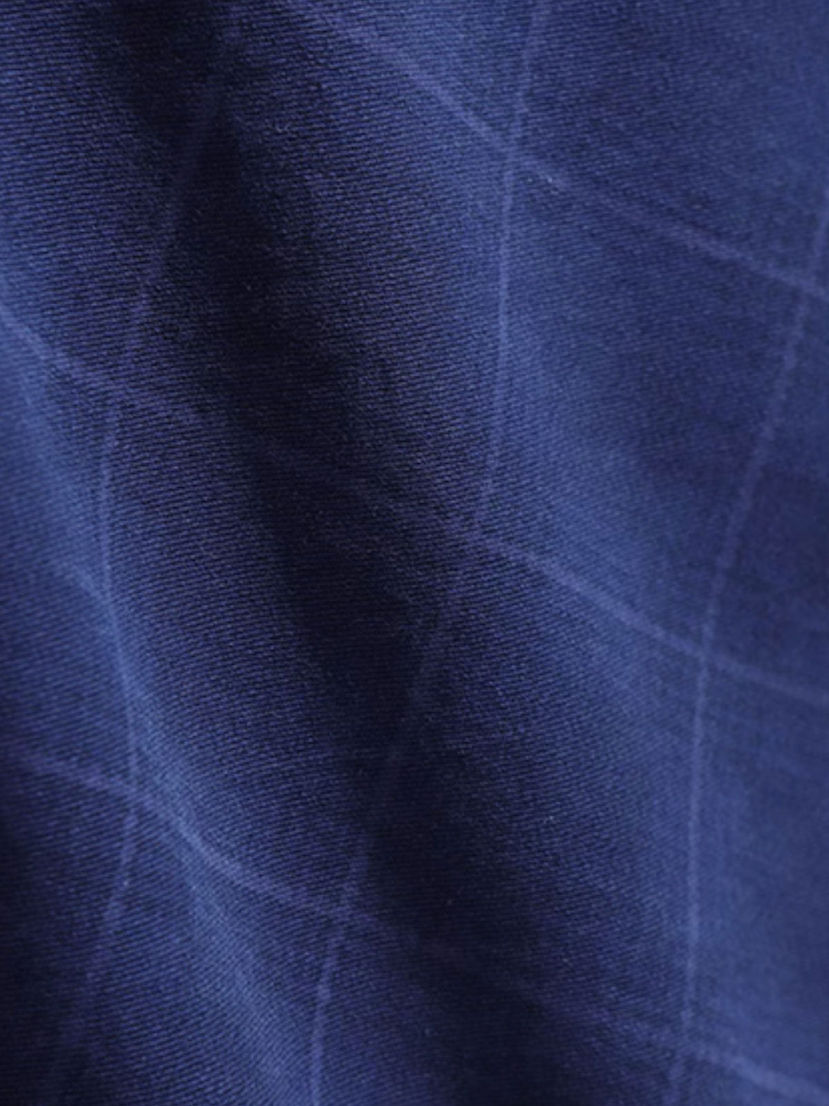 製品画像: ヴィンテージウォッシュインディゴツイルチェック柄ジョガーワークパンツ、アウトドア向け、通気性、耐久性
詳細画像: 編み込みストラップ、チェック柄、ツイル生地ディテール