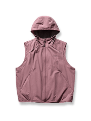 製品画像: アウトドアフード付きベストの全体展示、フードやシンプルなデザインを強調。