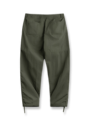 キルティングプリーツダブルニージョガーパンツの全体画像