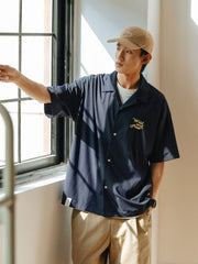 小さな車 刺繍入り 半袖シャツ