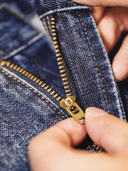 ヒゲ加工 デニムパンツ