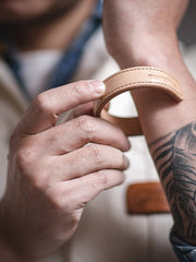 ハンドメイド レザーバングル