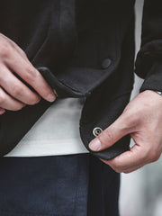 裾ボタンデザイン フード付きスウェット