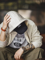 グレー パーカー