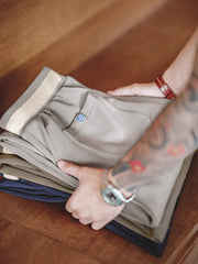 ルーズフィット ストレートパンツ