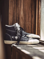 CLASSIC ハイカット スニーカー