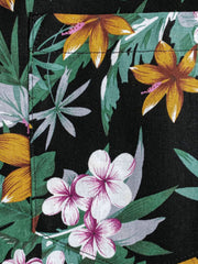 ハワイ花柄 黒色アロハシャツ