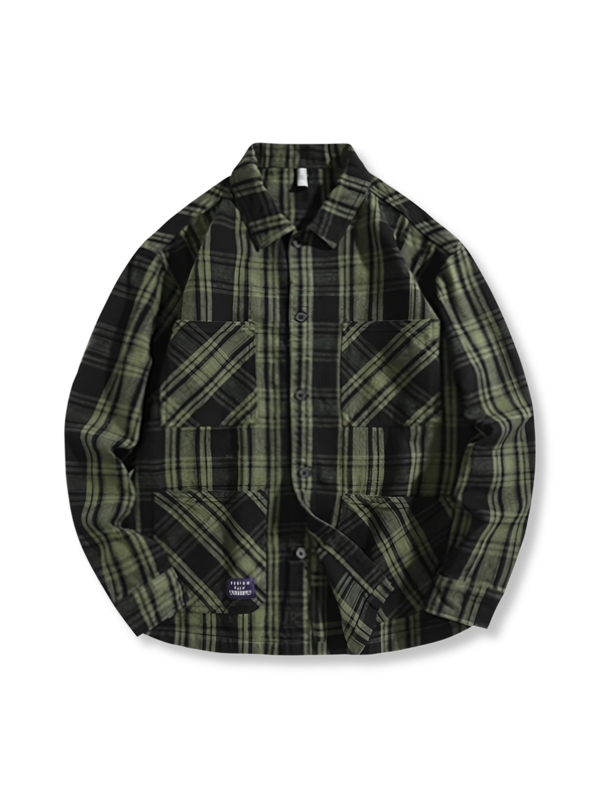 パッチポケットとチェック柄が映えるウールシャツ。