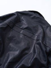 ジャケットのジッパーや袖のディテールクローズアップ