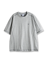 吸汗速乾性と快適なフィット感が特徴のクイックドライTシャツ