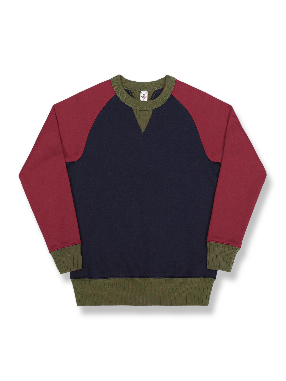 レトロなカラーブロックとラグランスリーブが特徴の厚手クルーネックスウェット